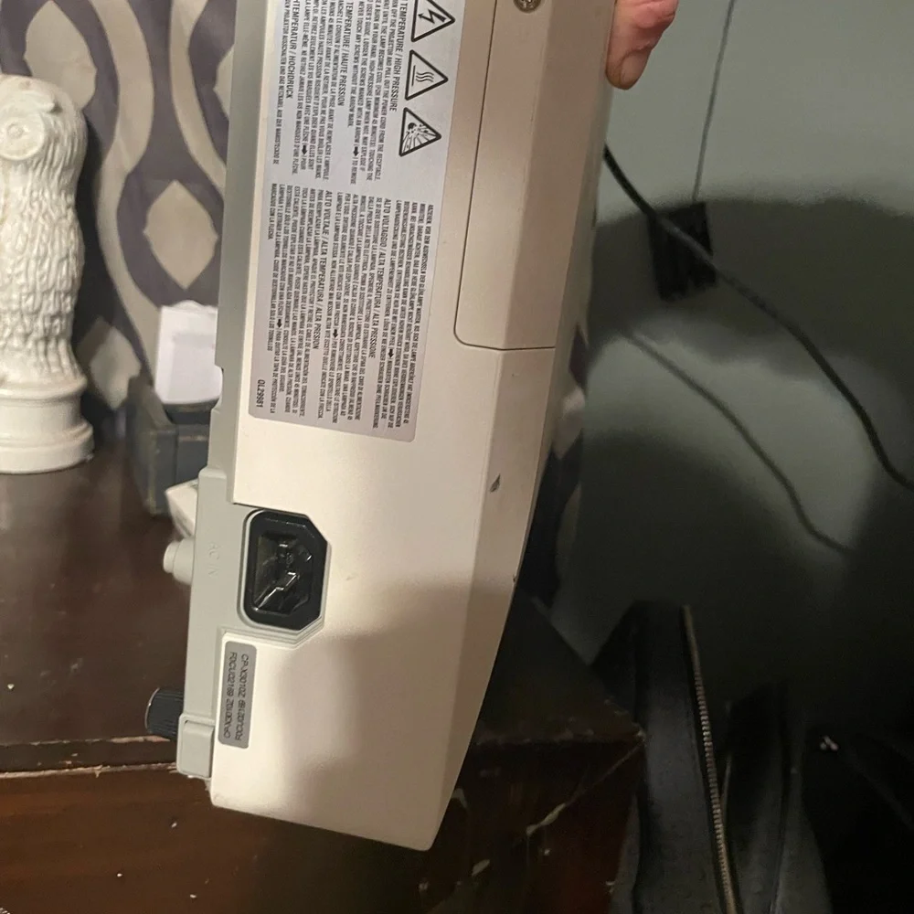 Projector - Picture 6 of 8